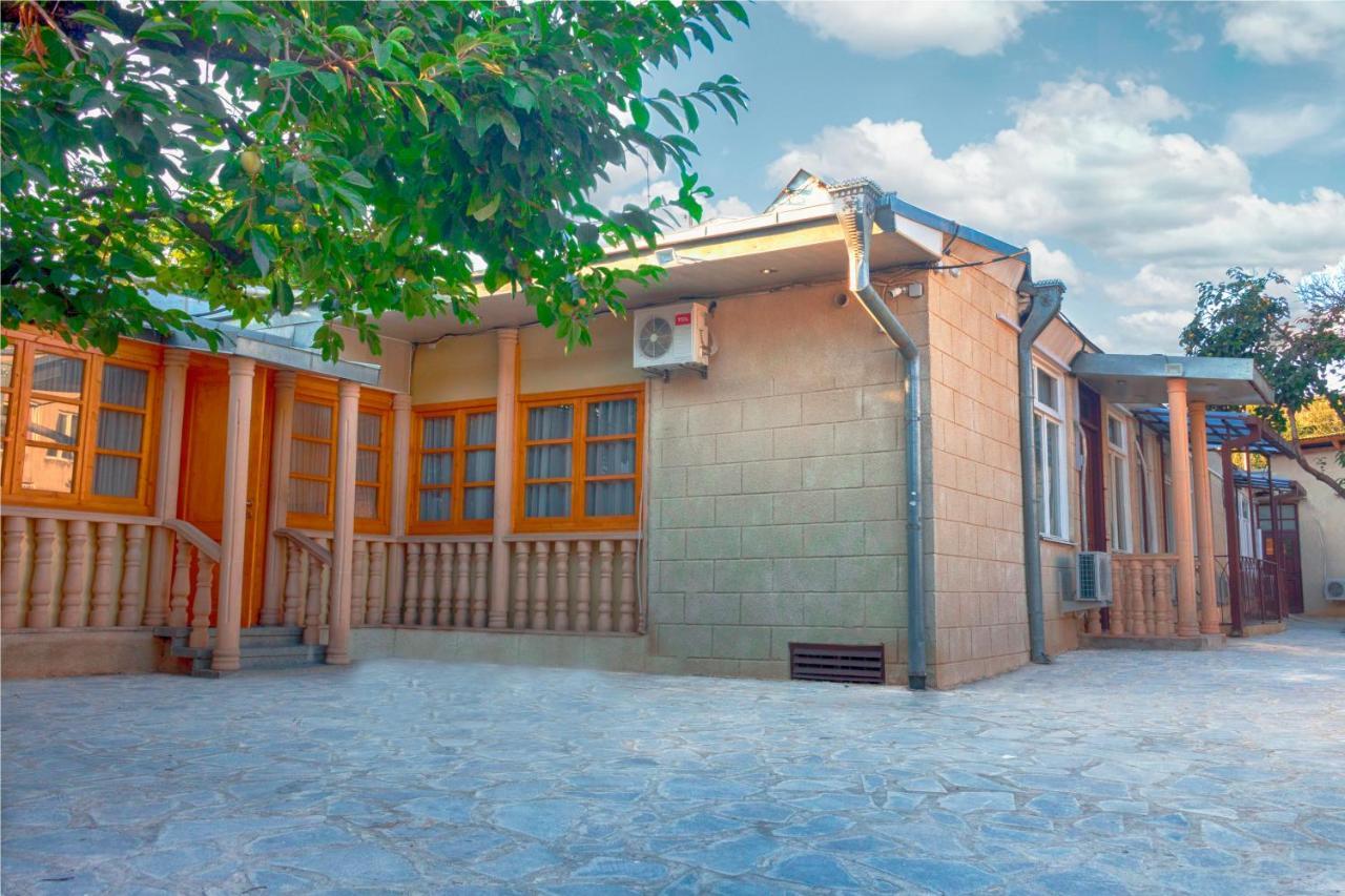 Hotel Tiflis Garden Exteriör bild