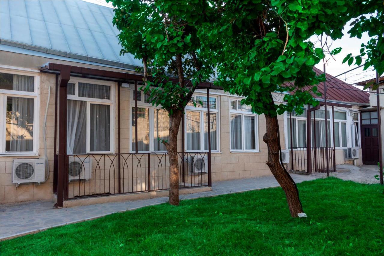 Hotel Tiflis Garden Exteriör bild